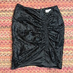 SUPERDOWN BLACK RUCHED LACED MINI SKIRT